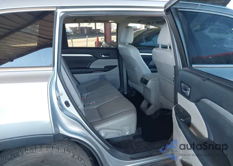 2015 Toyota Highlander Xle V6 z USA, uszkodzony, nr VIN 5TDJKRFH7FS096831